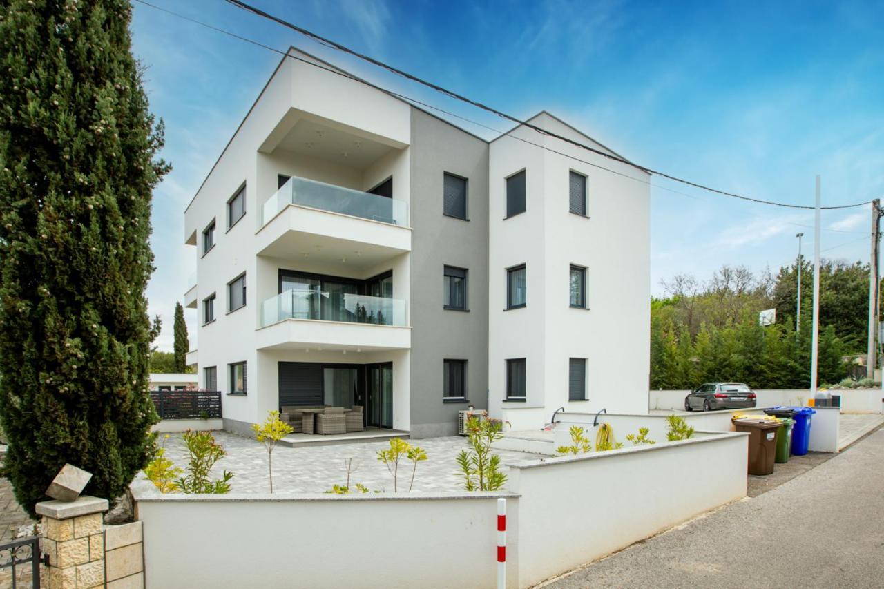 Apartment Muzini Malinska Exterior photo